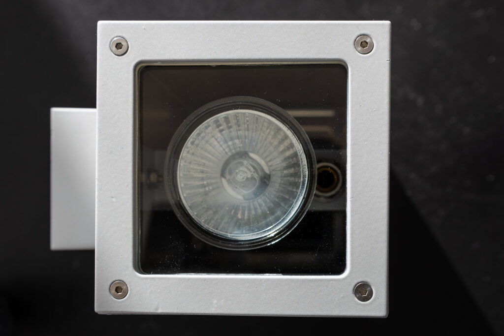 Lampe mit Halogen Leuchtmittel
